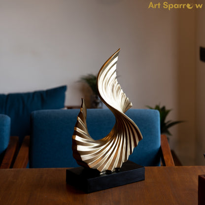 Luxuriuos Golden Wave Polyresin Table Decor