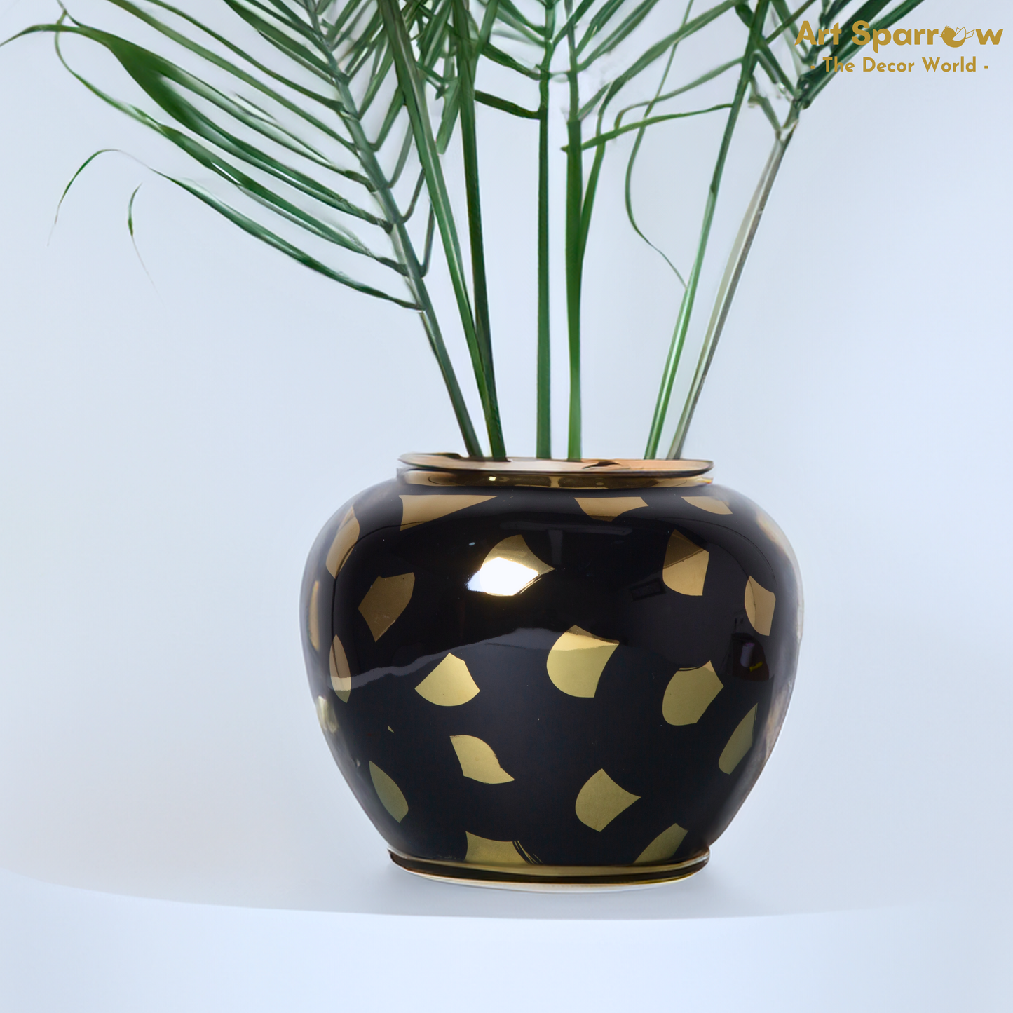 Black Golden Vase