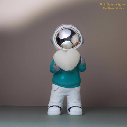 Chargebale Astronaut Night lamp of Polyresin