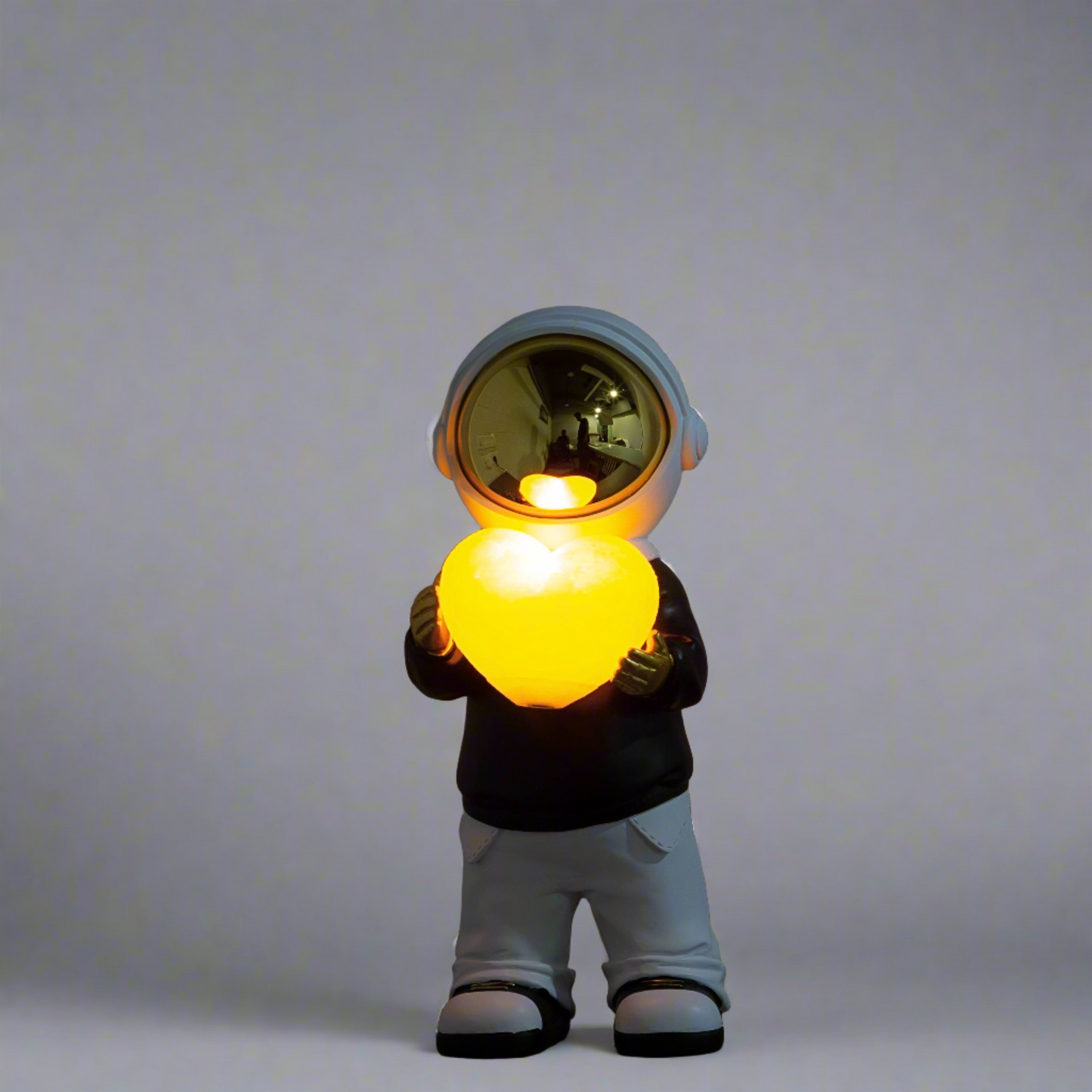 Chargebale Astronaut Night lamp of Polyresin