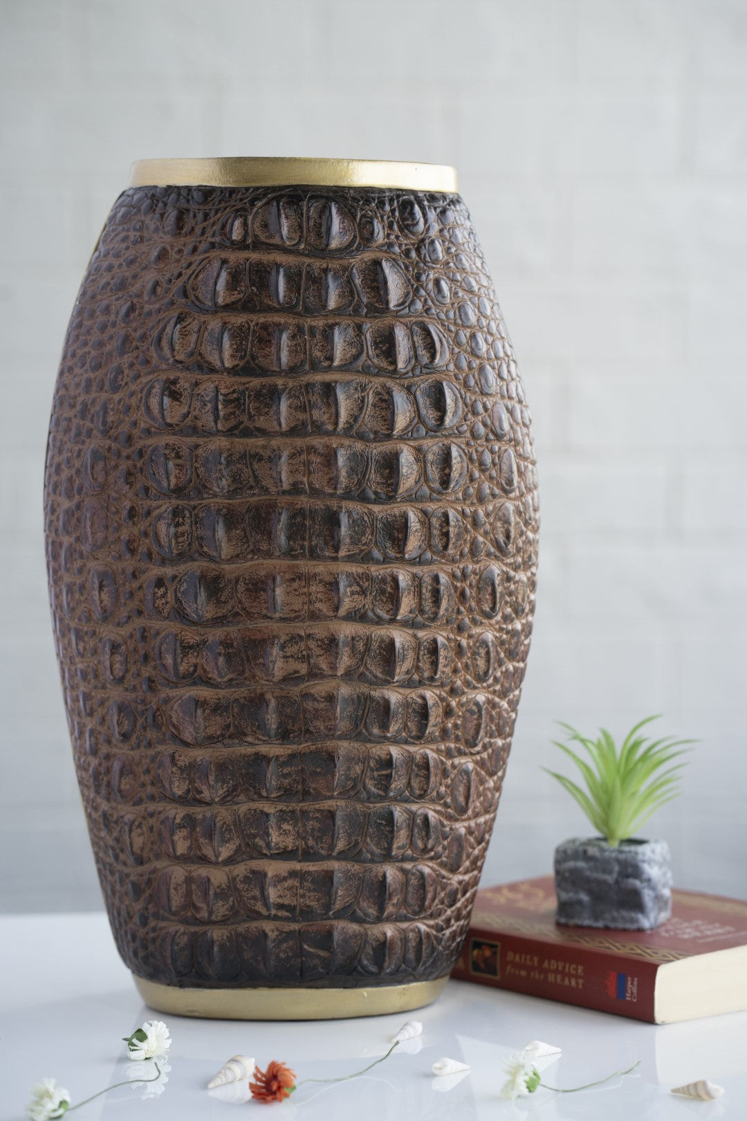 Clay Vase textured Flower Decor