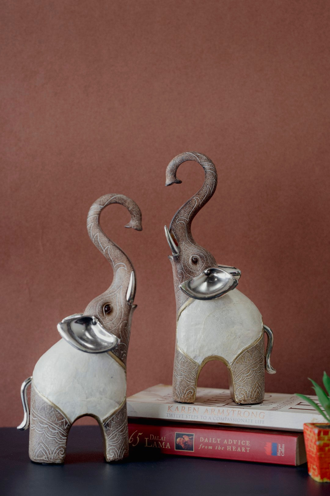 Decorative Duo Elephant Trunk Raised (set of 2)