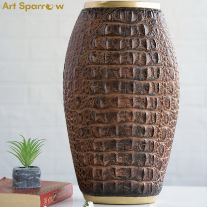 Clay Vase textured Flower Decor